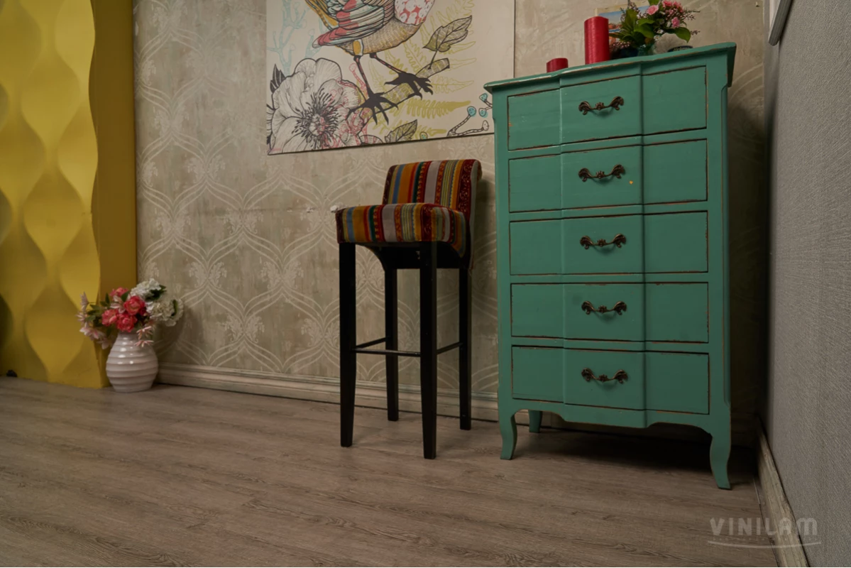 Виниловые полы Виниловый ламинат Vinilam Дуб Шале 6101-28