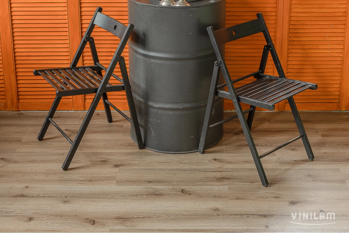 Виниловые полы Виниловый ламинат Vinilam Дуб Дамп 8838