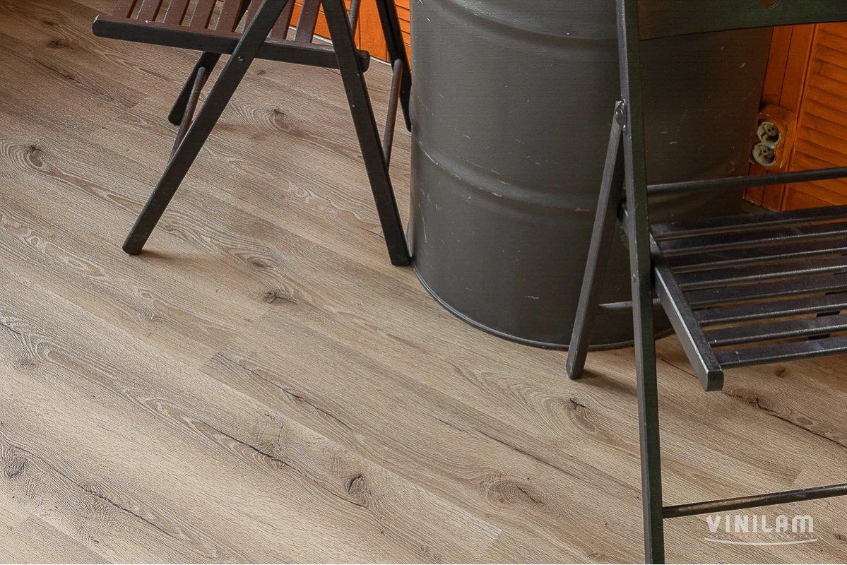 Виниловые полы Виниловый ламинат Vinilam Дуб Дамп 8838