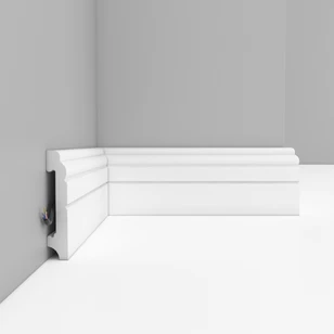 Плинтус напольный Декомастер A 024