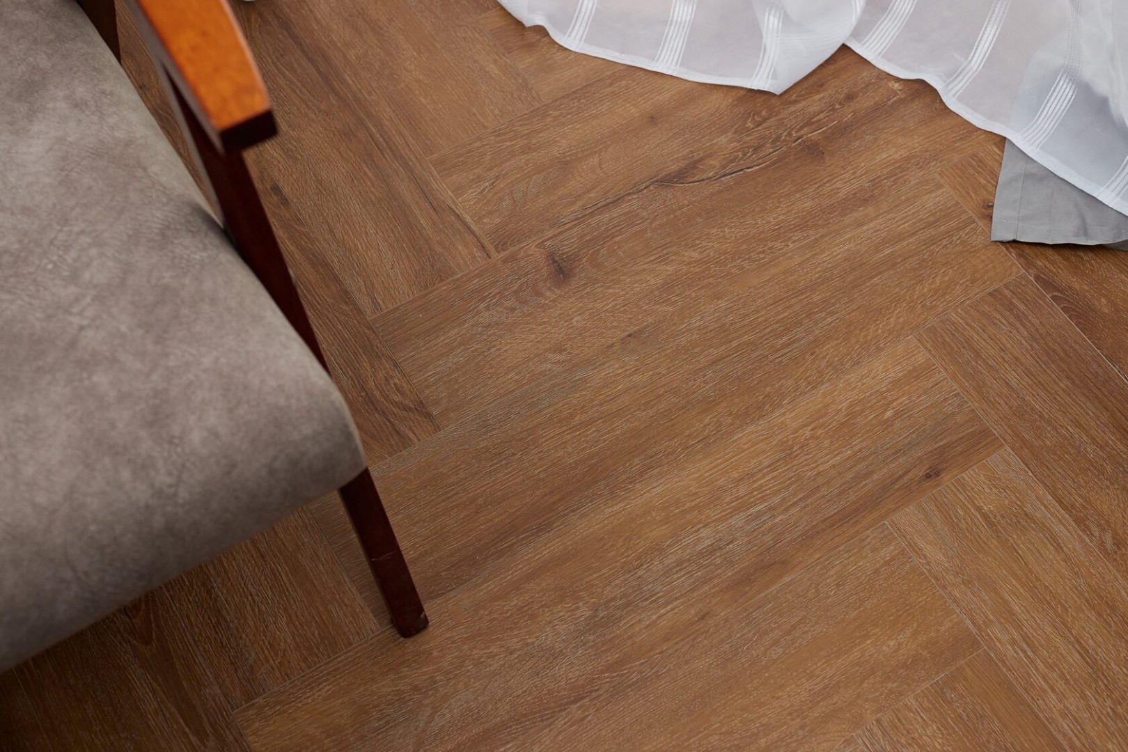 SPC Ламинат SPC ламинат Steinholz Herringbone Кайфер STH037H