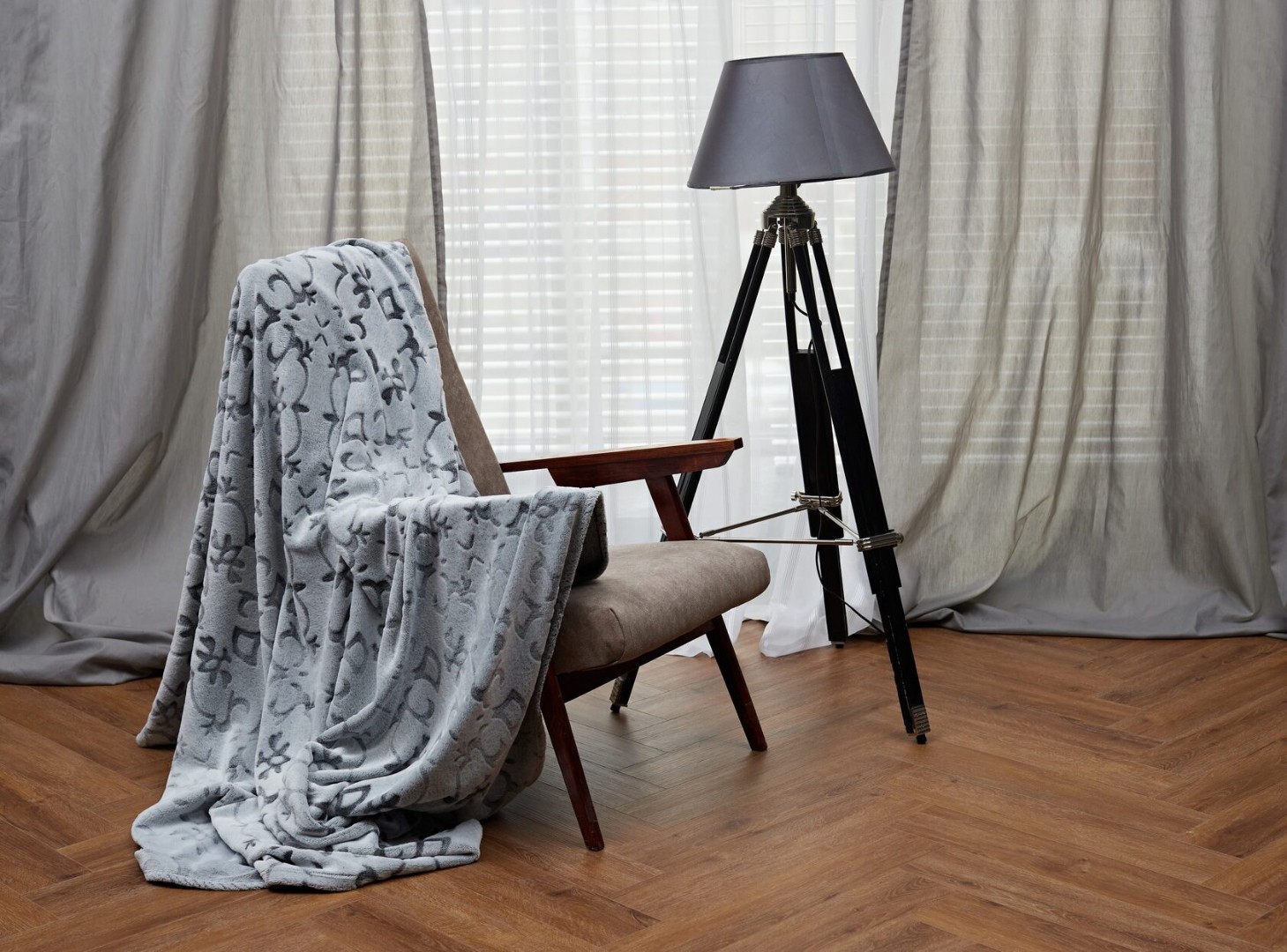 SPC Ламинат SPC ламинат Steinholz Herringbone Кайфер STH037H