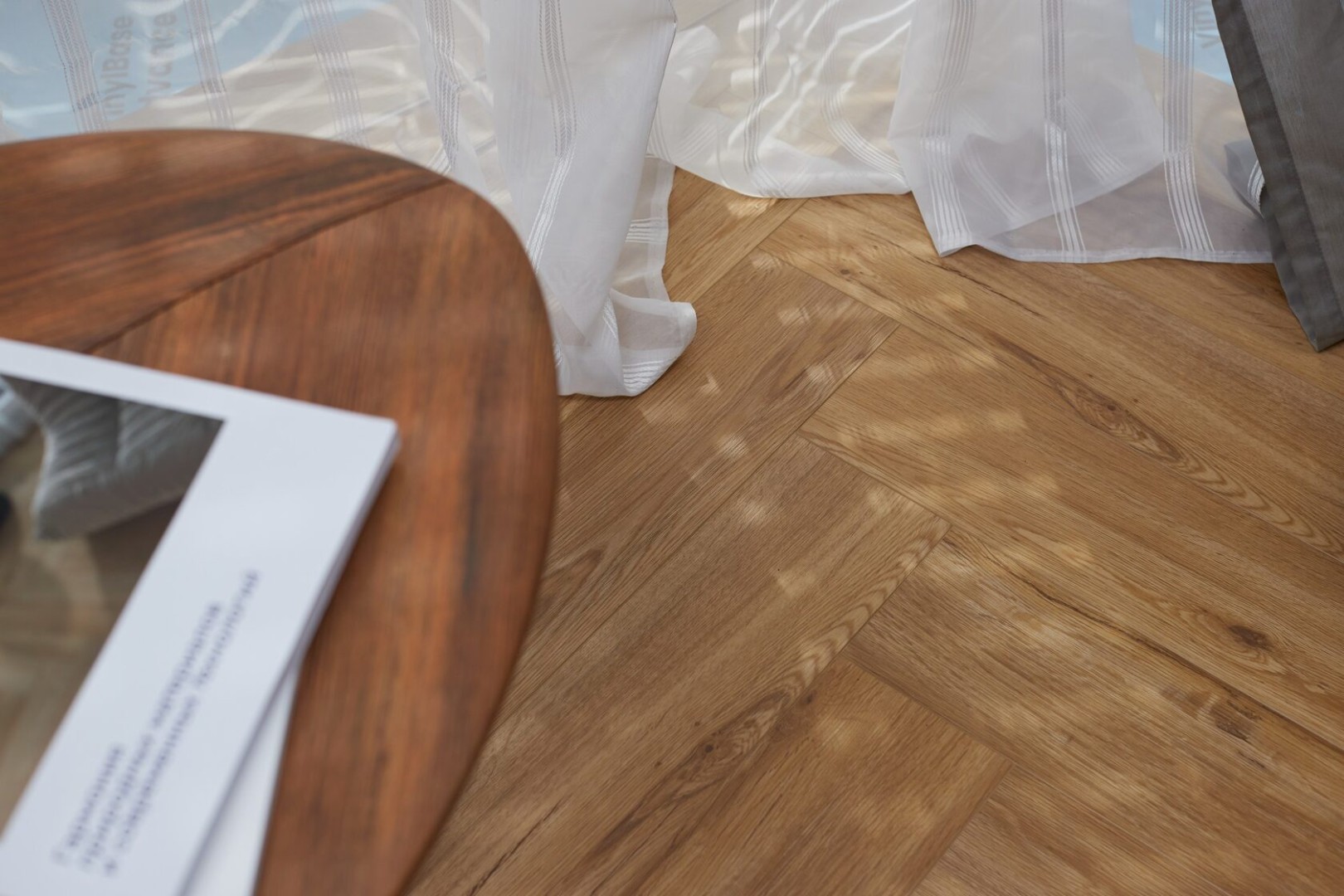 SPC Ламинат SPC ламинат Steinholz Herringbone Лархе STH038H