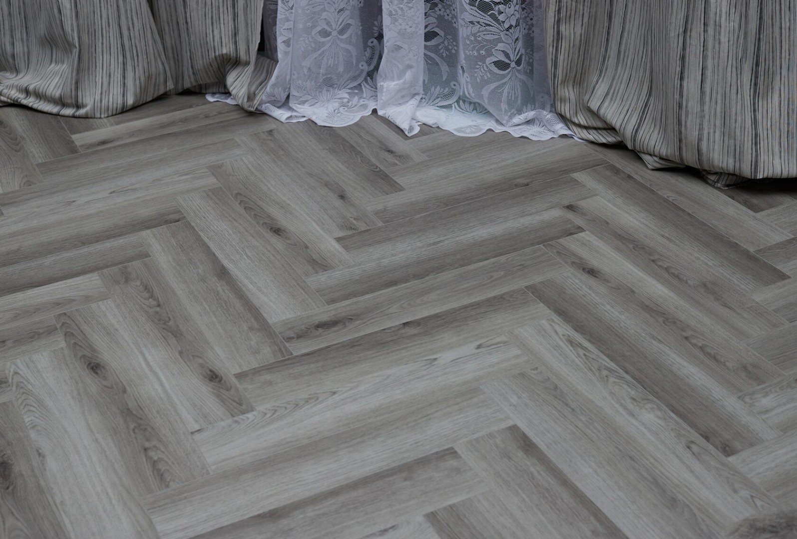 SPC Ламинат SPC ламинат Steinholz Herringbone Дахштайн STH042H