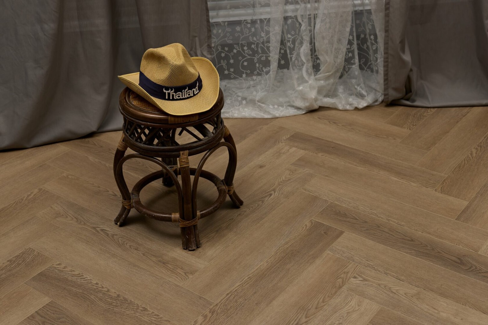 SPC Ламинат SPC ламинат Steinholz Herringbone Каринтия STH056H