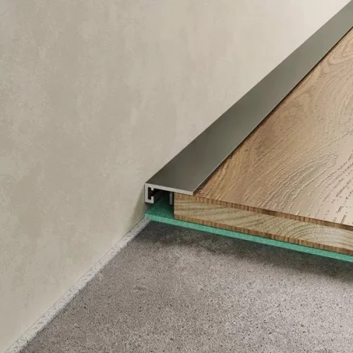 Отделка стен и потолка Микроплинтус LACONISTIQ  micro 15 classic Шампань анодированный (15х5х2450мм) 7 зажимов в комплекте