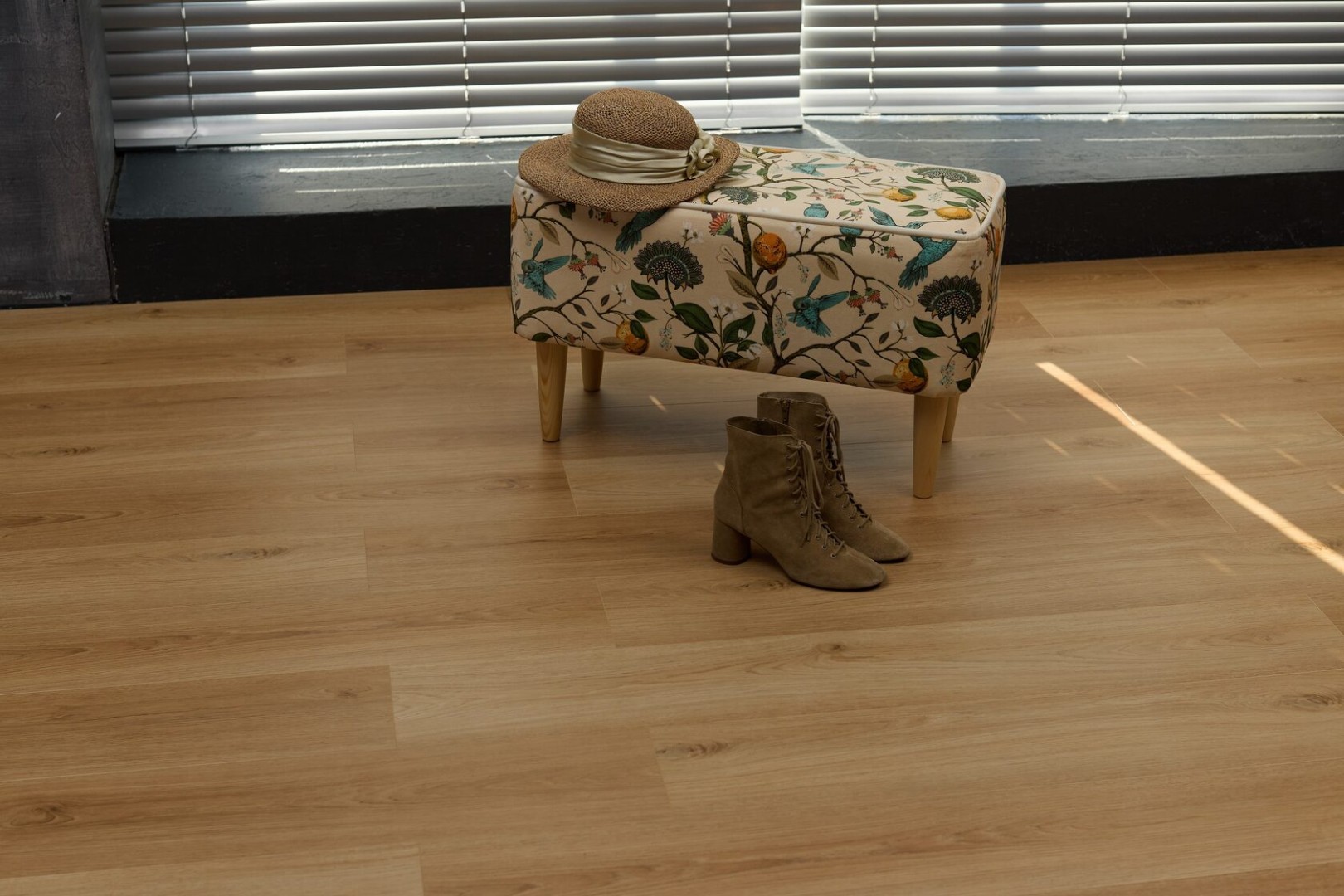 SPC Ламинат SPC ламинат Steinholz Prime Кронбург STH077