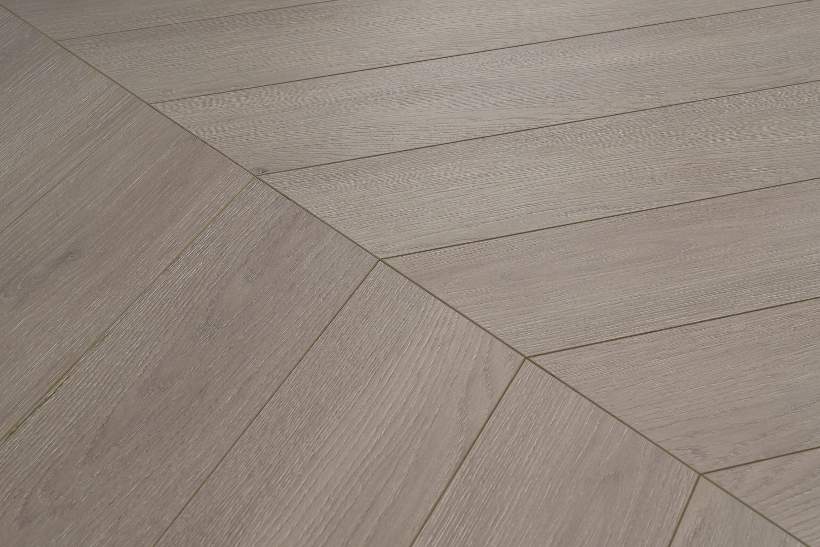 Ламинат Паркетный ламинат CBM «Chevron» Дуб Магена 604